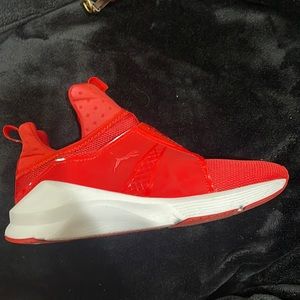 Fierce Core High Risk Red - Puma White